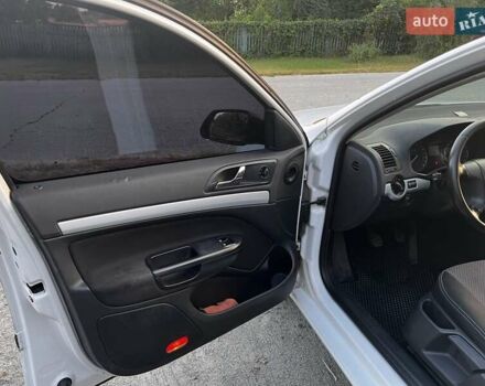 Белый Шкода Октавия, объемом двигателя 1.6 л и пробегом 307 тыс. км за 5500 $, фото 22 на Automoto.ua