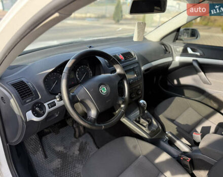 Белый Шкода Октавия, объемом двигателя 1.6 л и пробегом 310 тыс. км за 5350 $, фото 26 на Automoto.ua