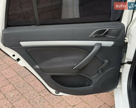 Белый Шкода Октавия, объемом двигателя 1.6 л и пробегом 245 тыс. км за 7200 $, фото 52 на Automoto.ua