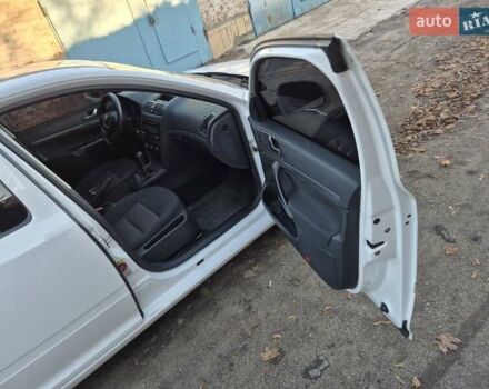 Шкода Октавия 2009 в Умани на Automoto.ua Белый Шкода Октавия, объемом двигателя 1.6 л и пробегом 252 тыс. км за 7600 $, фото 20 на Automoto.ua