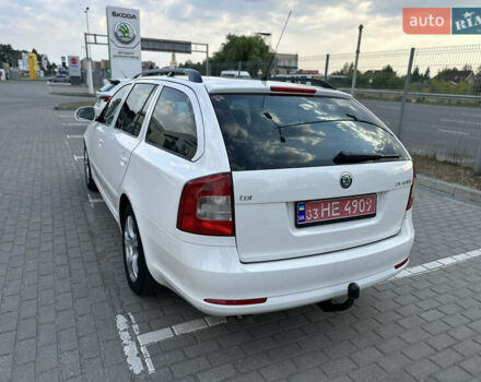 Білий Шкода Октавія, об'ємом двигуна 2 л та пробігом 260 тис. км за 9400 $, фото 8 на Automoto.ua