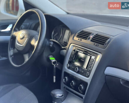 Белый Шкода Октавия, объемом двигателя 1.6 л и пробегом 236 тыс. км за 8200 $, фото 33 на Automoto.ua