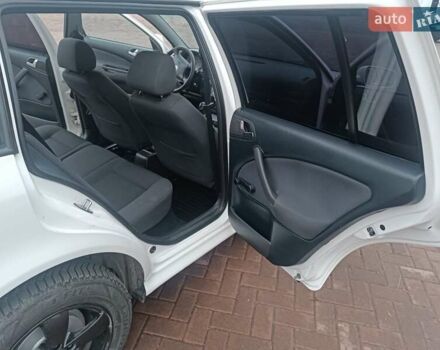 Белый Шкода Октавия, объемом двигателя 1.6 л и пробегом 274 тыс. км за 5300 $, фото 10 на Automoto.ua