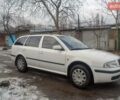 Белый Шкода Октавия, объемом двигателя 1.6 л и пробегом 197 тыс. км за 5000 $, фото 1 на Automoto.ua
