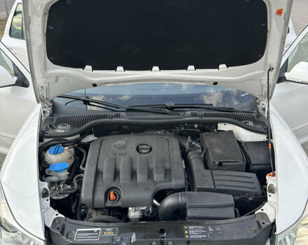 Білий Шкода Октавія, об'ємом двигуна 2 л та пробігом 260 тис. км за 9400 $, фото 44 на Automoto.ua