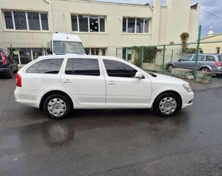 Білий Шкода Октавія, об'ємом двигуна 1.6 л та пробігом 252 тис. км за 7750 $, фото 3 на Automoto.ua