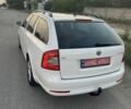 Белый Шкода Октавия, объемом двигателя 2 л и пробегом 252 тыс. км за 8800 $, фото 2 на Automoto.ua