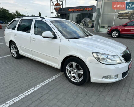 Білий Шкода Октавія, об'ємом двигуна 2 л та пробігом 260 тис. км за 9400 $, фото 19 на Automoto.ua