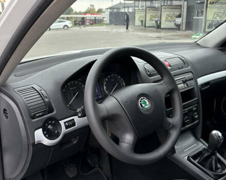 Білий Шкода Октавія, об'ємом двигуна 1.6 л та пробігом 235 тис. км за 6700 $, фото 22 на Automoto.ua