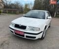 Белый Шкода Октавия, объемом двигателя 1.6 л и пробегом 195 тыс. км за 6100 $, фото 1 на Automoto.ua