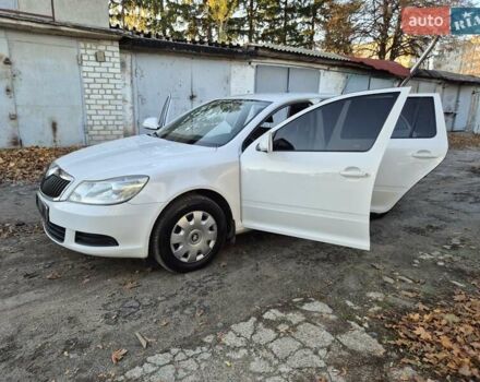 Шкода Октавия 2009 в Умани на Automoto.ua Белый Шкода Октавия, объемом двигателя 1.6 л и пробегом 252 тыс. км за 7600 $, фото 15 на Automoto.ua