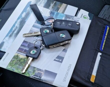 Белый Шкода Октавия, объемом двигателя 1.9 л и пробегом 220 тыс. км за 2200 $, фото 7 на Automoto.ua