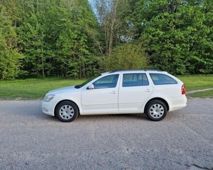 Белый Шкода Октавия, объемом двигателя 1.9 л и пробегом 220 тыс. км за 2200 $, фото 8 на Automoto.ua