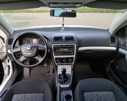 Белый Шкода Октавия, объемом двигателя 1.6 л и пробегом 149 тыс. км за 7900 $, фото 3 на Automoto.ua