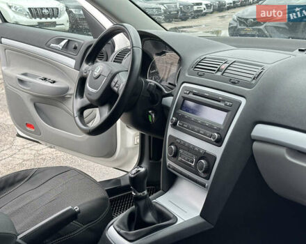 Белый Шкода Октавия, объемом двигателя 1.8 л и пробегом 171 тыс. км за 7800 $, фото 23 на Automoto.ua