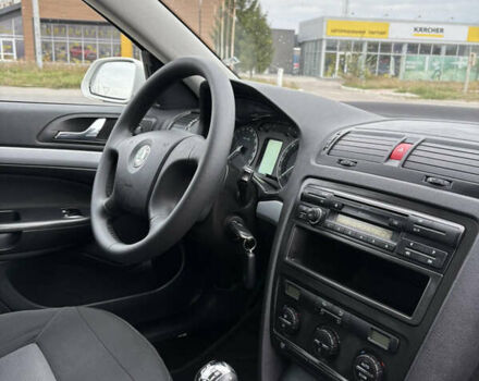 Білий Шкода Октавія, об'ємом двигуна 1.6 л та пробігом 235 тис. км за 6700 $, фото 45 на Automoto.ua