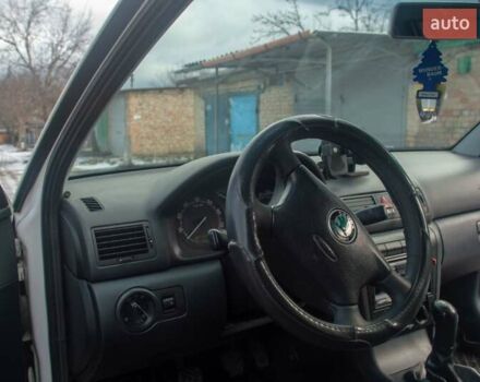 Белый Шкода Октавия, объемом двигателя 1.6 л и пробегом 287 тыс. км за 5500 $, фото 4 на Automoto.ua