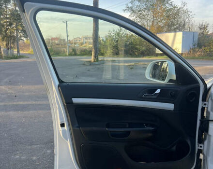 Белый Шкода Октавия, объемом двигателя 1.6 л и пробегом 236 тыс. км за 8200 $, фото 17 на Automoto.ua