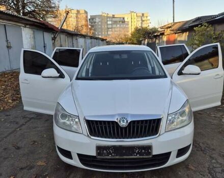Шкода Октавия 2009 в Умани на Automoto.ua Белый Шкода Октавия, объемом двигателя 1.6 л и пробегом 252 тыс. км за 7600 $, фото 12 на Automoto.ua