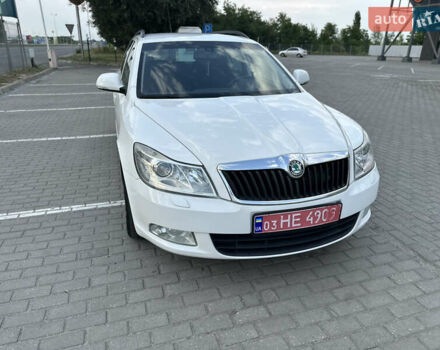 Білий Шкода Октавія, об'ємом двигуна 2 л та пробігом 260 тис. км за 9400 $, фото 22 на Automoto.ua