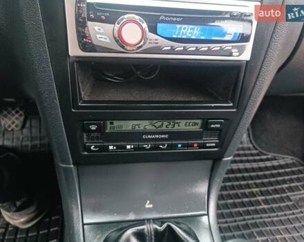 Белый Шкода Октавия, объемом двигателя 1.6 л и пробегом 274 тыс. км за 5300 $, фото 3 на Automoto.ua