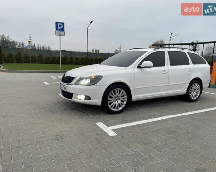 Білий Шкода Октавія, об'ємом двигуна 1.6 л та пробігом 299 тис. км за 7600 $, фото 3 на Automoto.ua