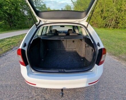 Белый Шкода Октавия, объемом двигателя 1.9 л и пробегом 220 тыс. км за 2200 $, фото 16 на Automoto.ua