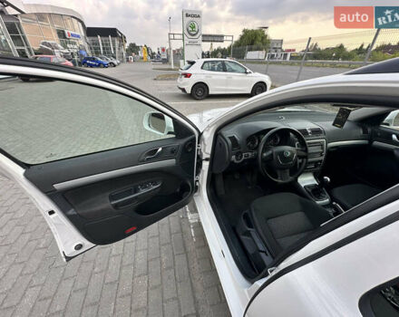 Білий Шкода Октавія, об'ємом двигуна 2 л та пробігом 260 тис. км за 9400 $, фото 35 на Automoto.ua