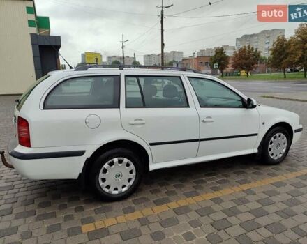 Белый Шкода Октавия, объемом двигателя 1.6 л и пробегом 217 тыс. км за 5500 $, фото 3 на Automoto.ua