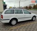 Белый Шкода Октавия, объемом двигателя 1.6 л и пробегом 217 тыс. км за 5500 $, фото 3 на Automoto.ua