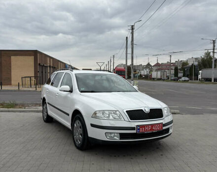 Білий Шкода Октавія, об'ємом двигуна 1.6 л та пробігом 235 тис. км за 6700 $, фото 1 на Automoto.ua
