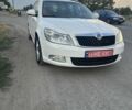 Белый Шкода Октавия, объемом двигателя 2 л и пробегом 252 тыс. км за 8800 $, фото 1 на Automoto.ua