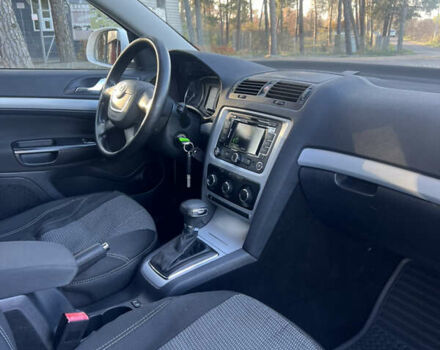 Белый Шкода Октавия, объемом двигателя 1.6 л и пробегом 236 тыс. км за 8200 $, фото 28 на Automoto.ua