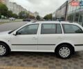 Белый Шкода Октавия, объемом двигателя 1.6 л и пробегом 217 тыс. км за 5500 $, фото 12 на Automoto.ua