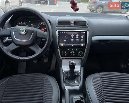 Білий Шкода Октавія, об'ємом двигуна 1.6 л та пробігом 299 тис. км за 7600 $, фото 46 на Automoto.ua