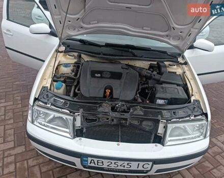 Белый Шкода Октавия, объемом двигателя 1.6 л и пробегом 274 тыс. км за 5300 $, фото 5 на Automoto.ua
