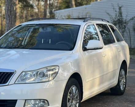 Белый Шкода Октавия, объемом двигателя 1.6 л и пробегом 236 тыс. км за 8200 $, фото 3 на Automoto.ua