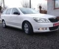 Белый Шкода Октавия, объемом двигателя 1.8 л и пробегом 217 тыс. км за 6900 $, фото 1 на Automoto.ua