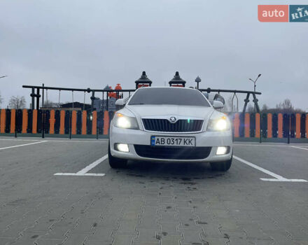 Білий Шкода Октавія, об'ємом двигуна 1.6 л та пробігом 299 тис. км за 7600 $, фото 25 на Automoto.ua