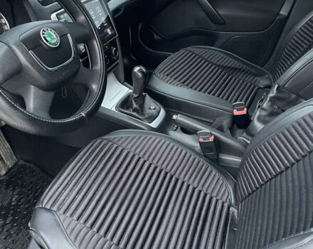 Білий Шкода Октавія, об'ємом двигуна 1.6 л та пробігом 299 тис. км за 7600 $, фото 47 на Automoto.ua