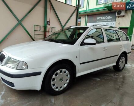 Белый Шкода Октавия, объемом двигателя 1.6 л и пробегом 217 тыс. км за 5500 $, фото 35 на Automoto.ua