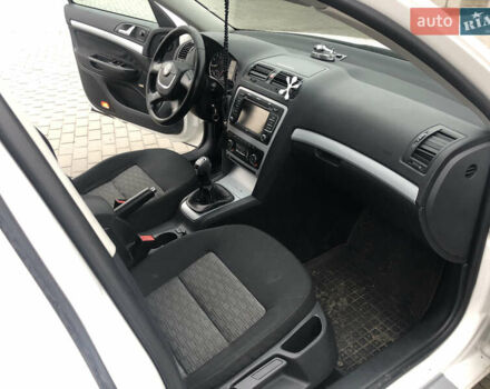 Білий Шкода Октавія, об'ємом двигуна 1.39 л та пробігом 230 тис. км за 6600 $, фото 5 на Automoto.ua