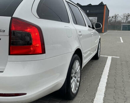 Білий Шкода Октавія, об'ємом двигуна 1.6 л та пробігом 299 тис. км за 7600 $, фото 16 на Automoto.ua