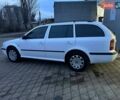 Білий Шкода Октавія, об'ємом двигуна 1.6 л та пробігом 270 тис. км за 5300 $, фото 1 на Automoto.ua