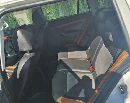 Білий Шкода Октавія, об'ємом двигуна 1.6 л та пробігом 320 тис. км за 7100 $, фото 10 на Automoto.ua