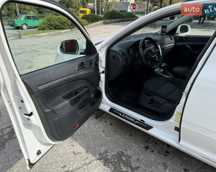 Белый Шкода Октавия, объемом двигателя 1.4 л и пробегом 211 тыс. км за 7000 $, фото 31 на Automoto.ua