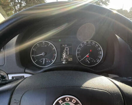 Белый Шкода Октавия, объемом двигателя 1.6 л и пробегом 291 тыс. км за 8200 $, фото 11 на Automoto.ua