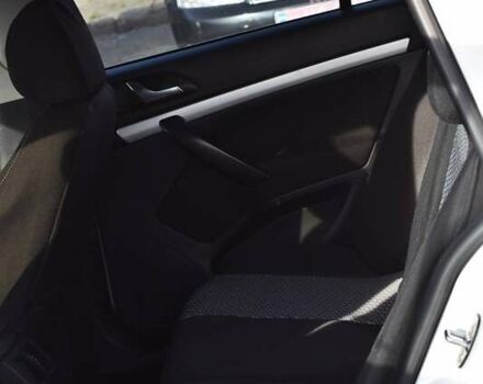 Білий Шкода Октавія, об'ємом двигуна 1.6 л та пробігом 259 тис. км за 7200 $, фото 16 на Automoto.ua