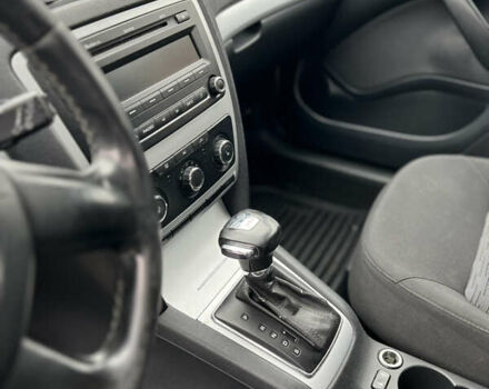 Белый Шкода Октавия, объемом двигателя 1.6 л и пробегом 420 тыс. км за 5999 $, фото 16 на Automoto.ua