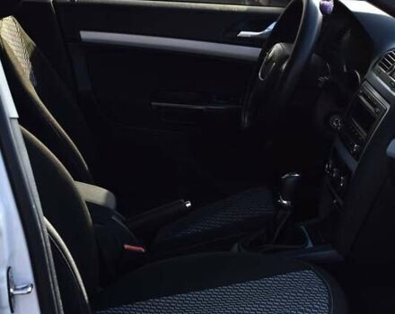 Білий Шкода Октавія, об'ємом двигуна 1.6 л та пробігом 259 тис. км за 7200 $, фото 11 на Automoto.ua